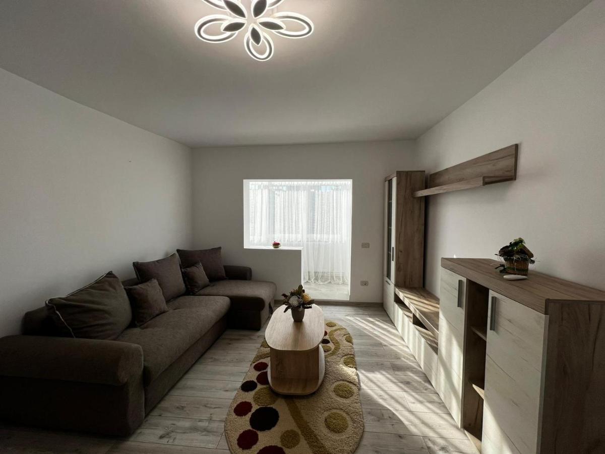 Cozy Urban Accommodation In Beautiful Сучава Экстерьер фото