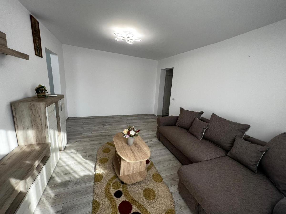 Cozy Urban Accommodation In Beautiful Сучава Экстерьер фото
