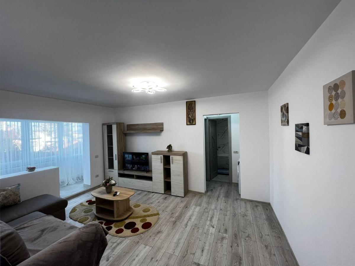 Cozy Urban Accommodation In Beautiful Сучава Экстерьер фото